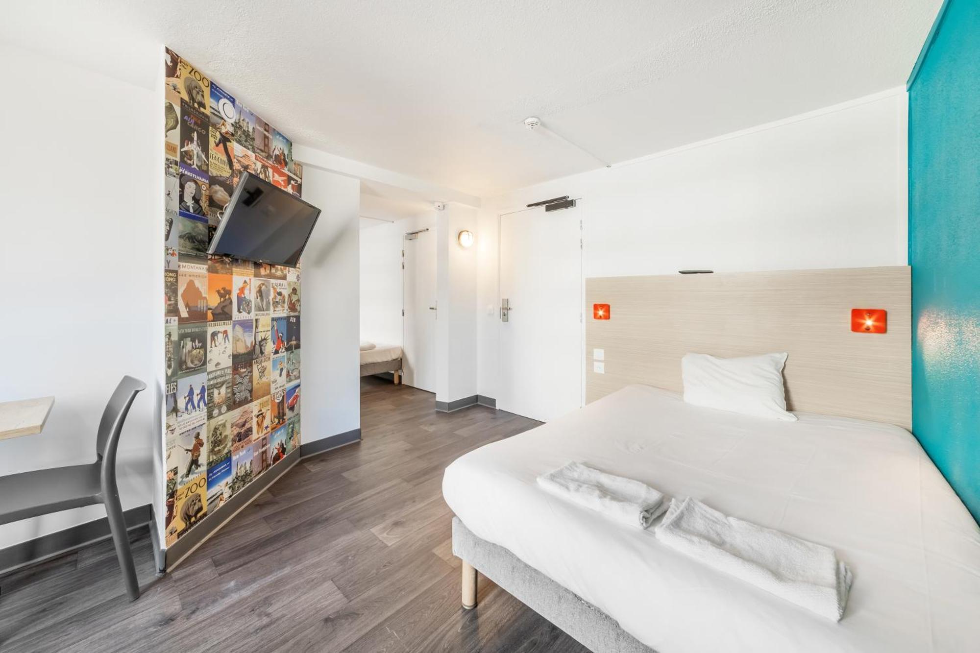 Hotelf1 Cergy Exterior photo