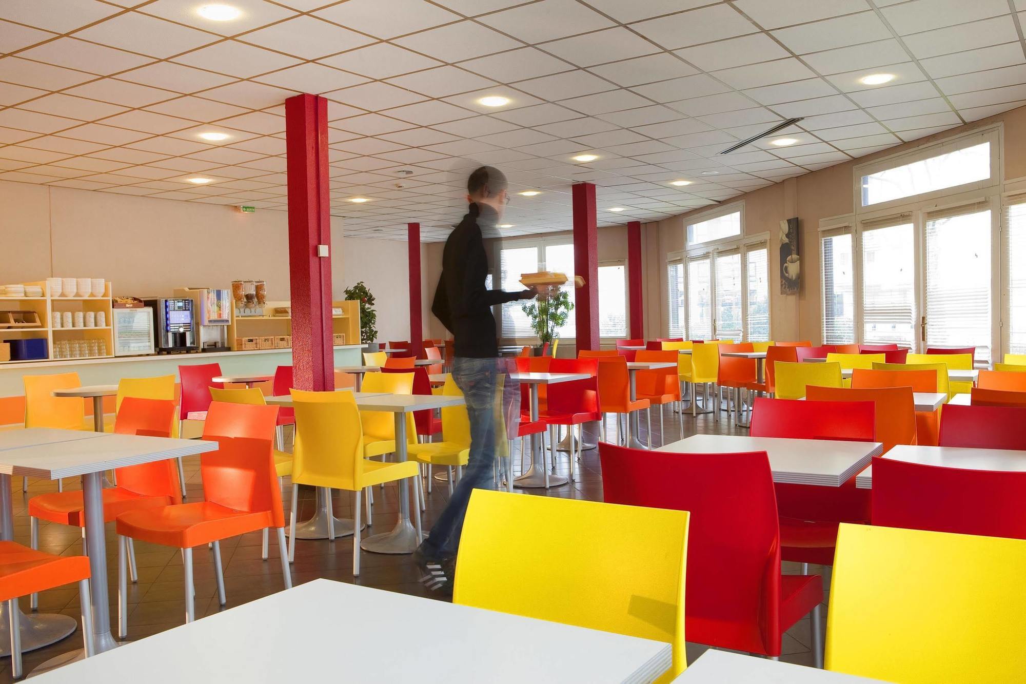 Hotelf1 Cergy Exterior photo
