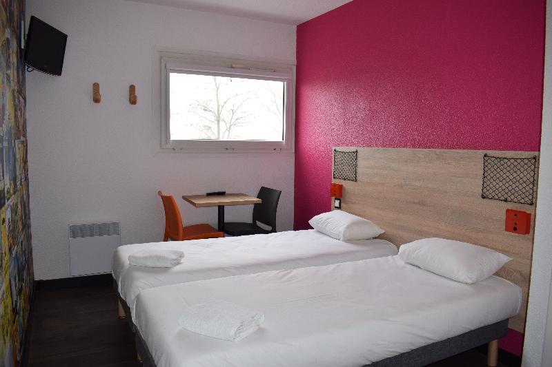 Hotelf1 Cergy Exterior photo