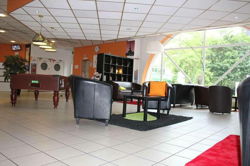 Hotelf1 Cergy Exterior photo